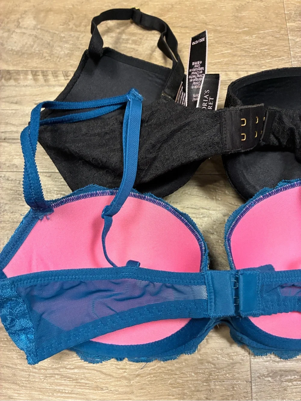 Victoria Secret 2 Push Up Bras PINK Date Logo Lace